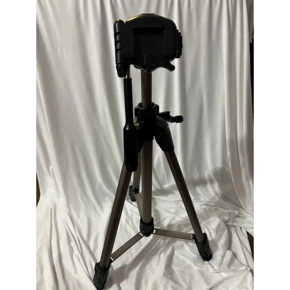 Dynex DX-TRP60 Tripod